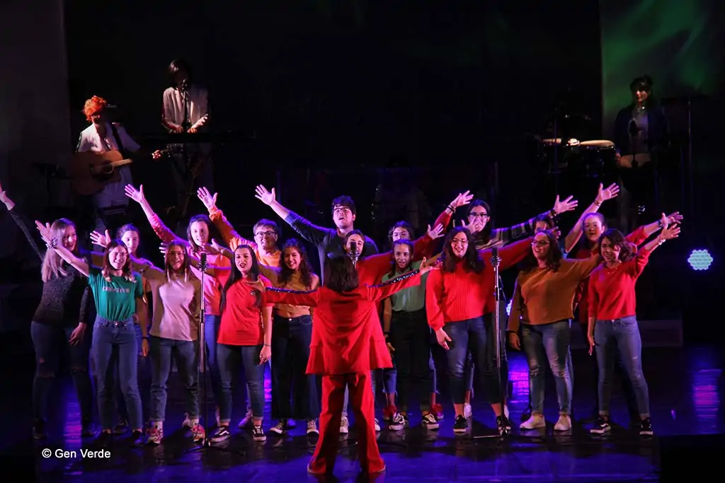 Ragazzi del workshop di canto durante lo Start Now con il Gen Verde a Senigallia